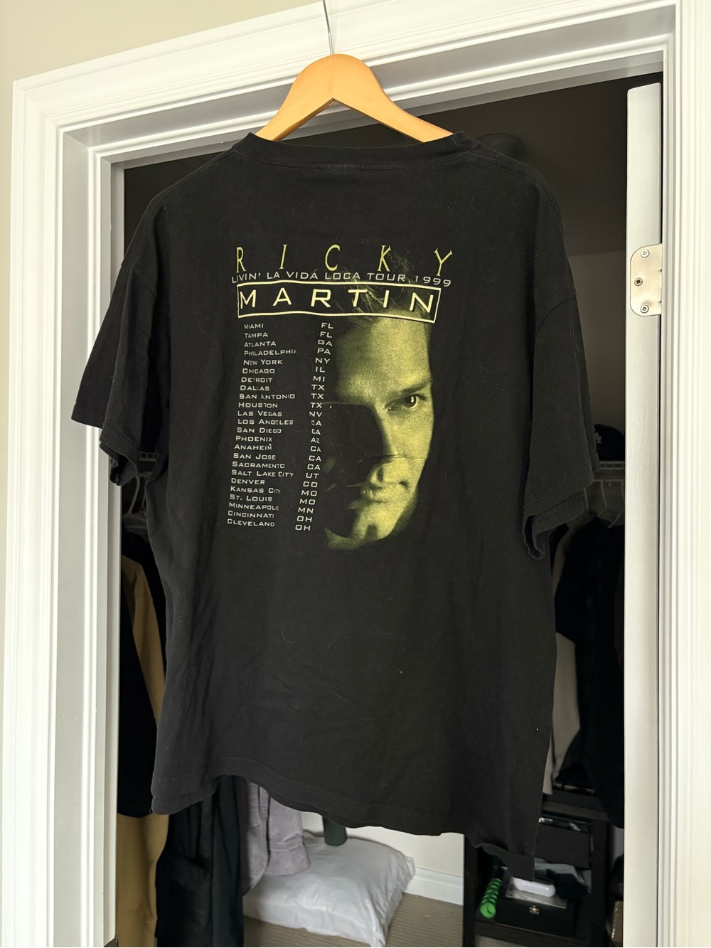1999 Ricky Martin Tour Tee - Picture 2 of 6